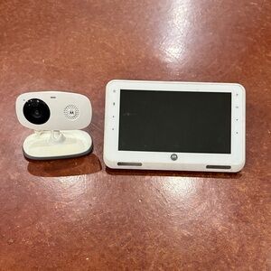 Motorola White and Black Baby Monitor Camera